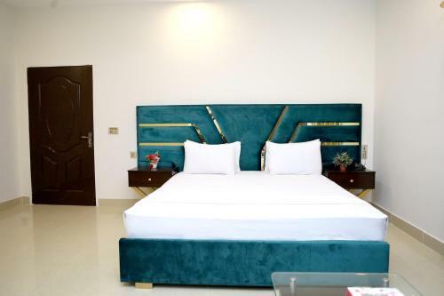 Royalton Inn Hotel