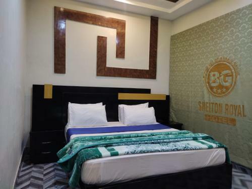 Hostal Shelton Royal Hotel