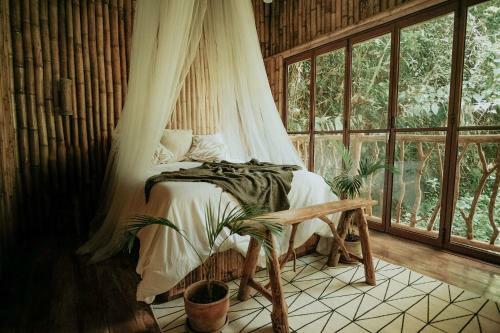 Lodge Treehouse De Valentine
