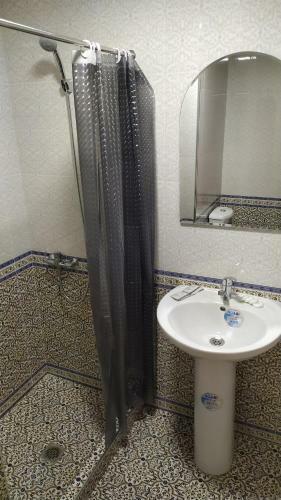 Bed & Breakfast Alisher Hotel