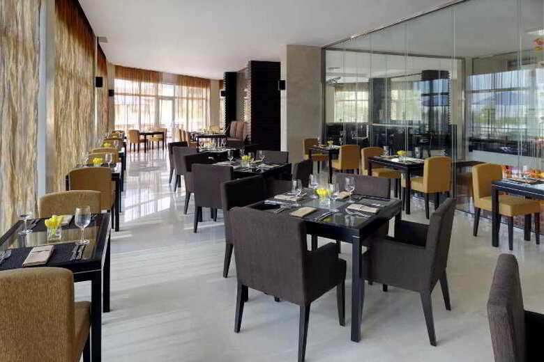 Hotel Movenpick Jumeirah Lakes Towers