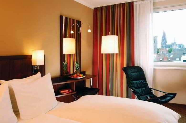 Hotel NH K�ln Altstadt
