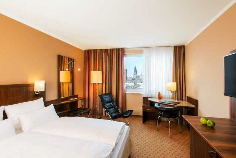 Hotel NH K�ln Altstadt