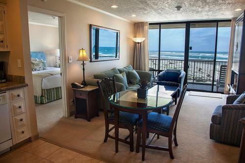 Inn At Spanish Head Resort Hotel