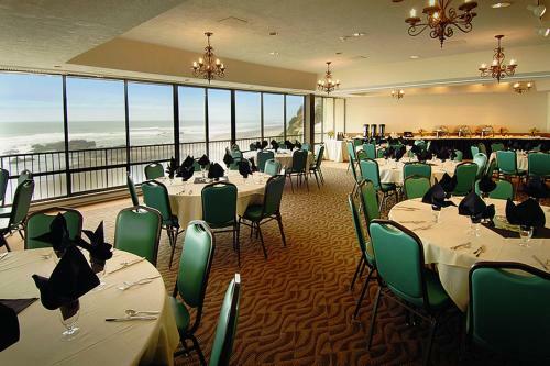 Inn At Spanish Head Resort Hotel