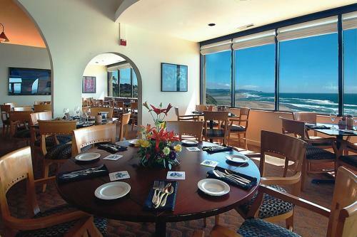 Inn At Spanish Head Resort Hotel