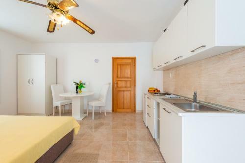 Apartments Matu?ko