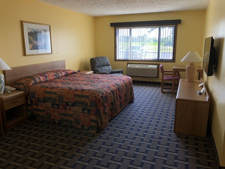 Hotel Sky Lodge Inn & Suites - Delavan