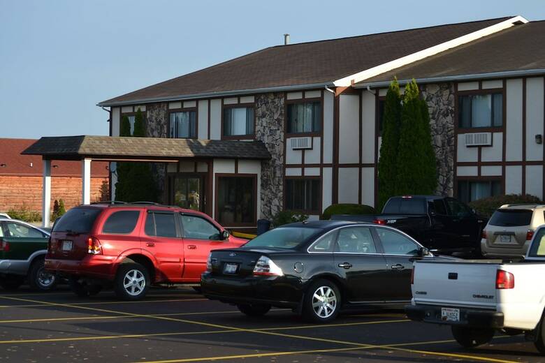 Hotel Sky Lodge Inn & Suites - Delavan