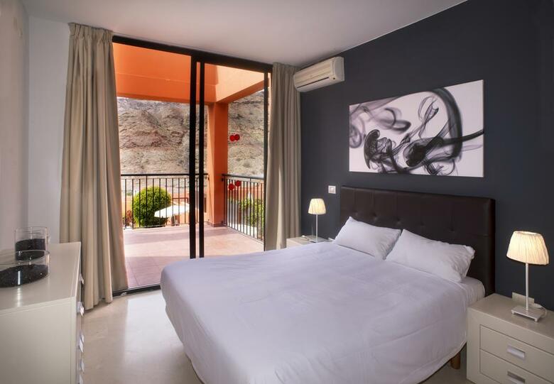 Aparthotel Villas De Tauro
