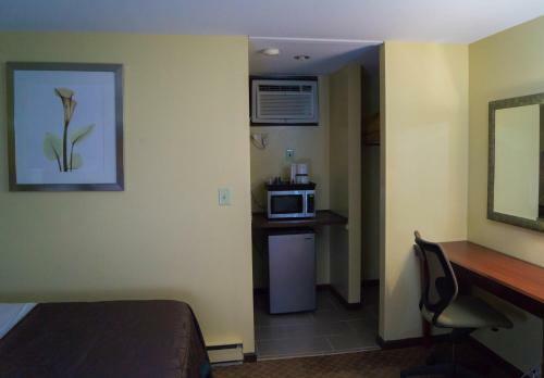 Motel Sullivan Trail Inn & Suites