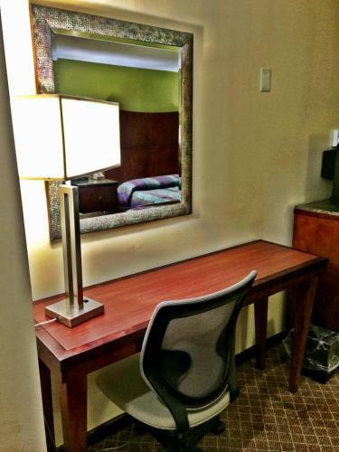 Motel Sullivan Trail Inn & Suites