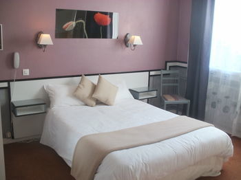 Hotel H�tel Du Tricastin
