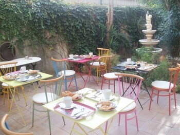 Hotel H�tel Du Tricastin