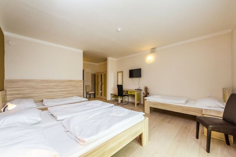 Nad Kr�lovnou Hotel & Restaurant