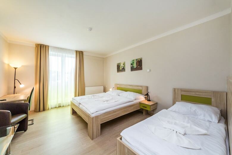 Nad Kr�lovnou Hotel & Restaurant