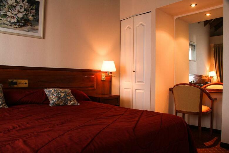 Hotel Reviens