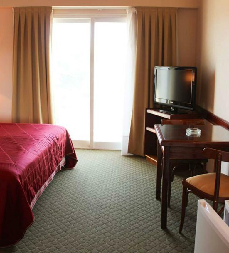 Hotel Reviens