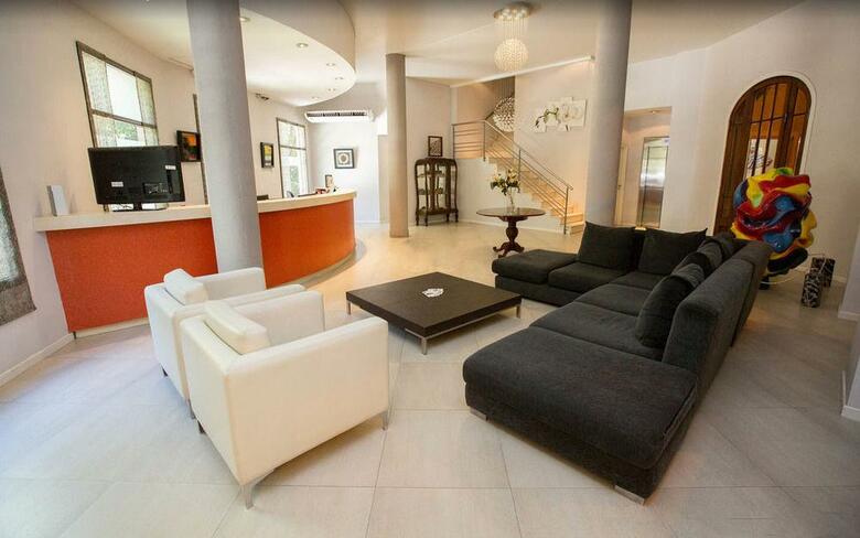 Hotel Plaza Central Canning