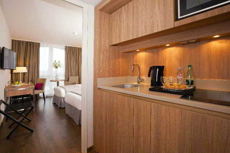 Hotel Residhome Roissy Park