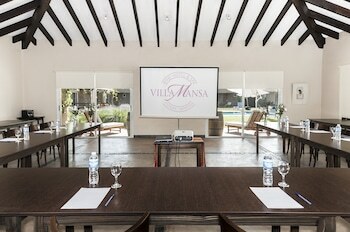 Hotel Villa Mansa Wine