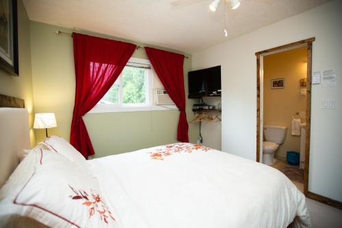 Alpenrose Revelstoke Bed & Breakfast