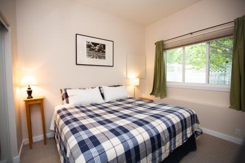 Alpenrose Revelstoke Bed & Breakfast