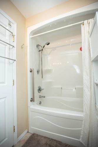 Alpenrose Revelstoke Bed & Breakfast