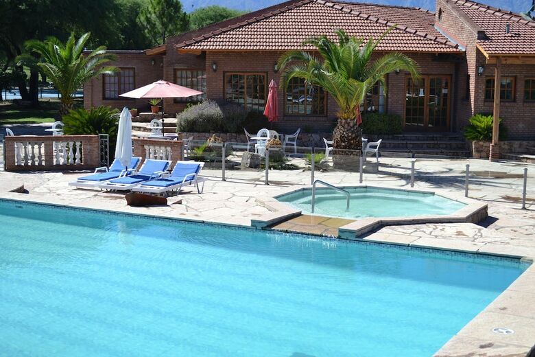 Colina Del Valle Hotel