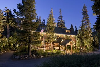Hotel Tamarack Lodge