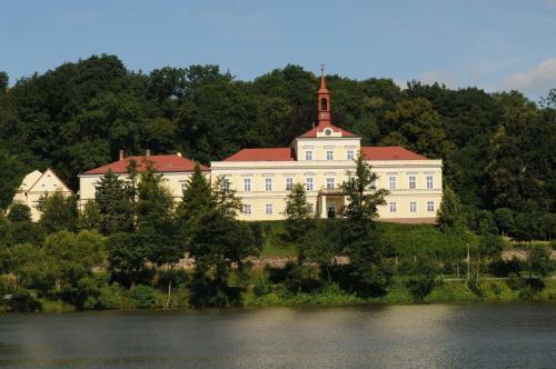 Hostal Penzion Z�mek Rozsochatec