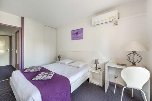 Hotel Le Clos Des Bruy�res