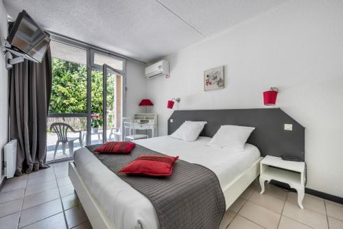 Hotel Le Clos Des Bruy�res