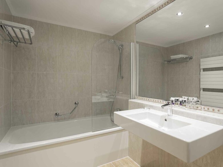Hotel Mercure Luxembourg Kikuoka Golf And Spa
