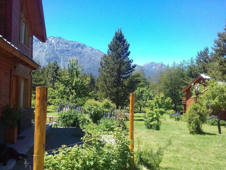 Hotel Cabanas El Refugio De Puelo