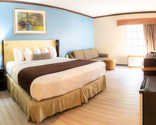 Hotel Baymont Inn & Suites