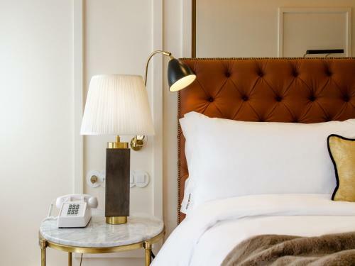 Browns Avenue Hotel