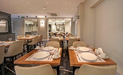 Dora Pera Hotel