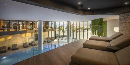Aminess Khalani Beach Hotel