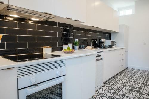 Hostal Succeed Campo Pequeno Suites