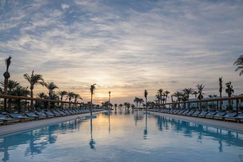 Hotel Serry Beach Resort