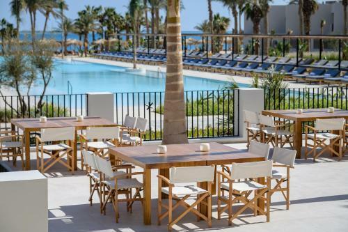 Hotel Serry Beach Resort
