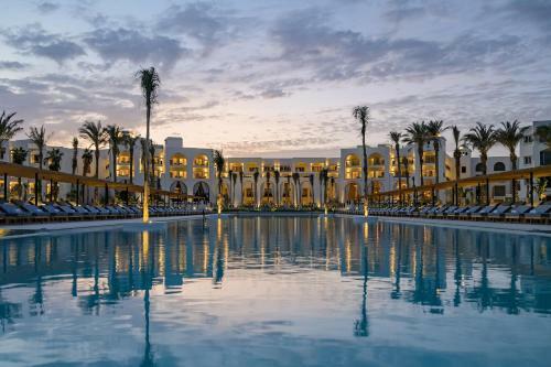 Hotel Serry Beach Resort