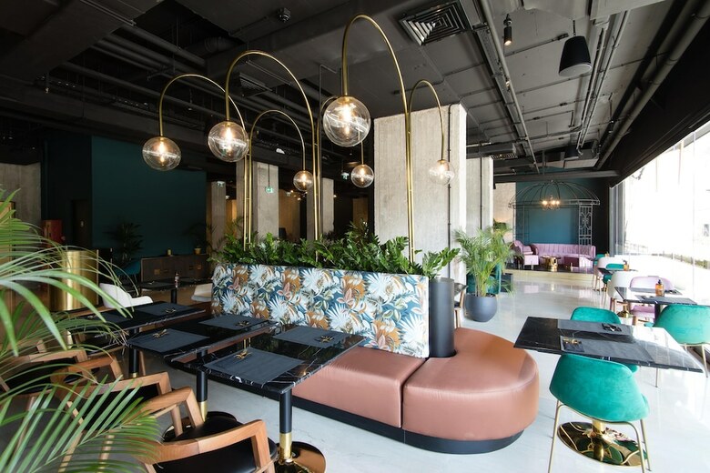 Skylark, Aluma Hotels & Resorts