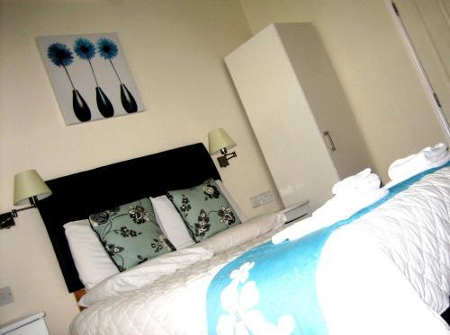 Hostal P&j Hotel