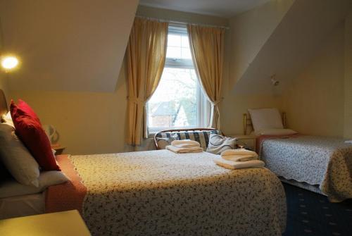 Hostal P&j Hotel