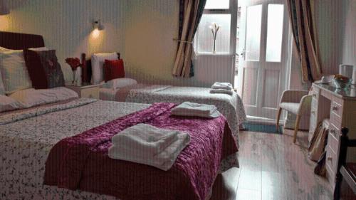 Hostal P&j Hotel
