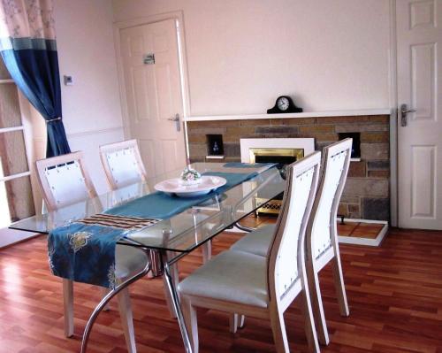 Hostal P&j Hotel