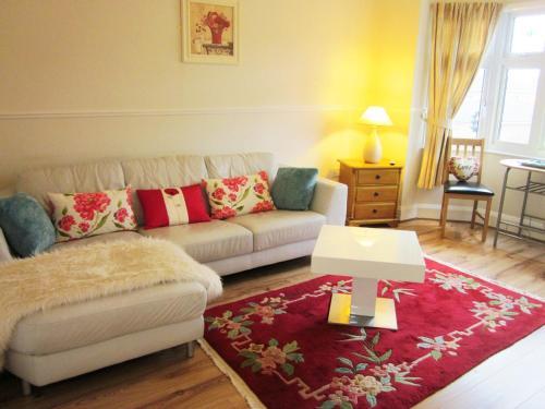Hostal P&j Hotel
