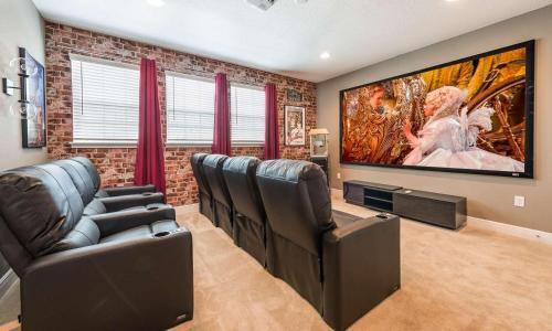 Modern 6 Bdrm Retreat With Private Pool In Encore